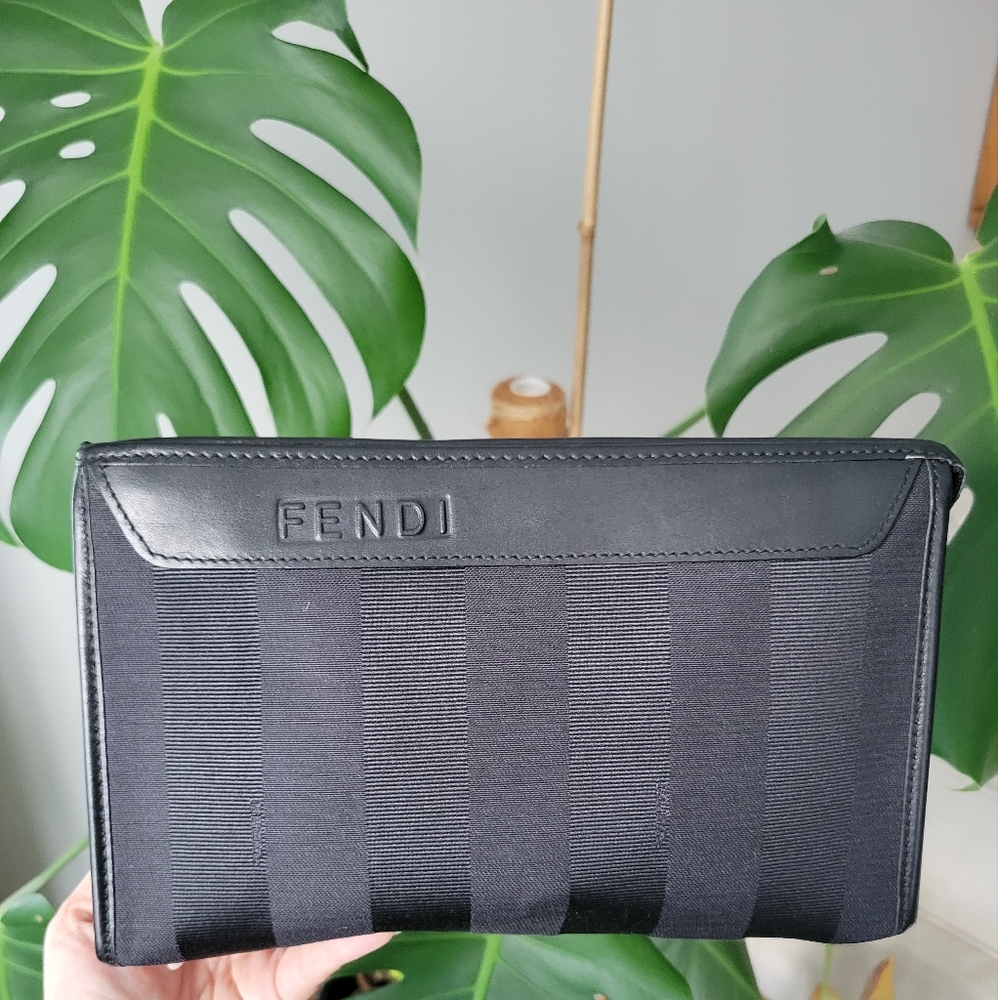 🍒 Fendi Clutch/Cosmetic Case